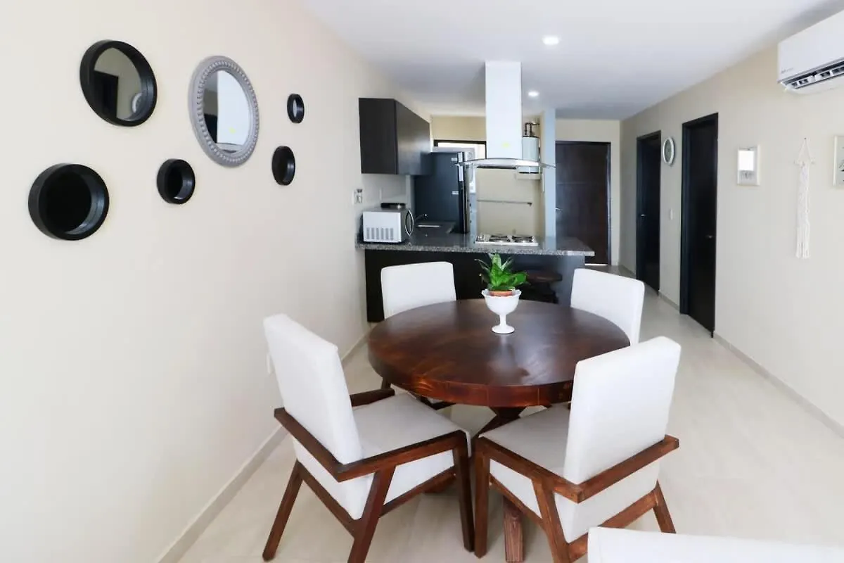 Apartment 1 Block From The Malecon Beach View - Flamingo 601 Mazatlán 0*,  Messico