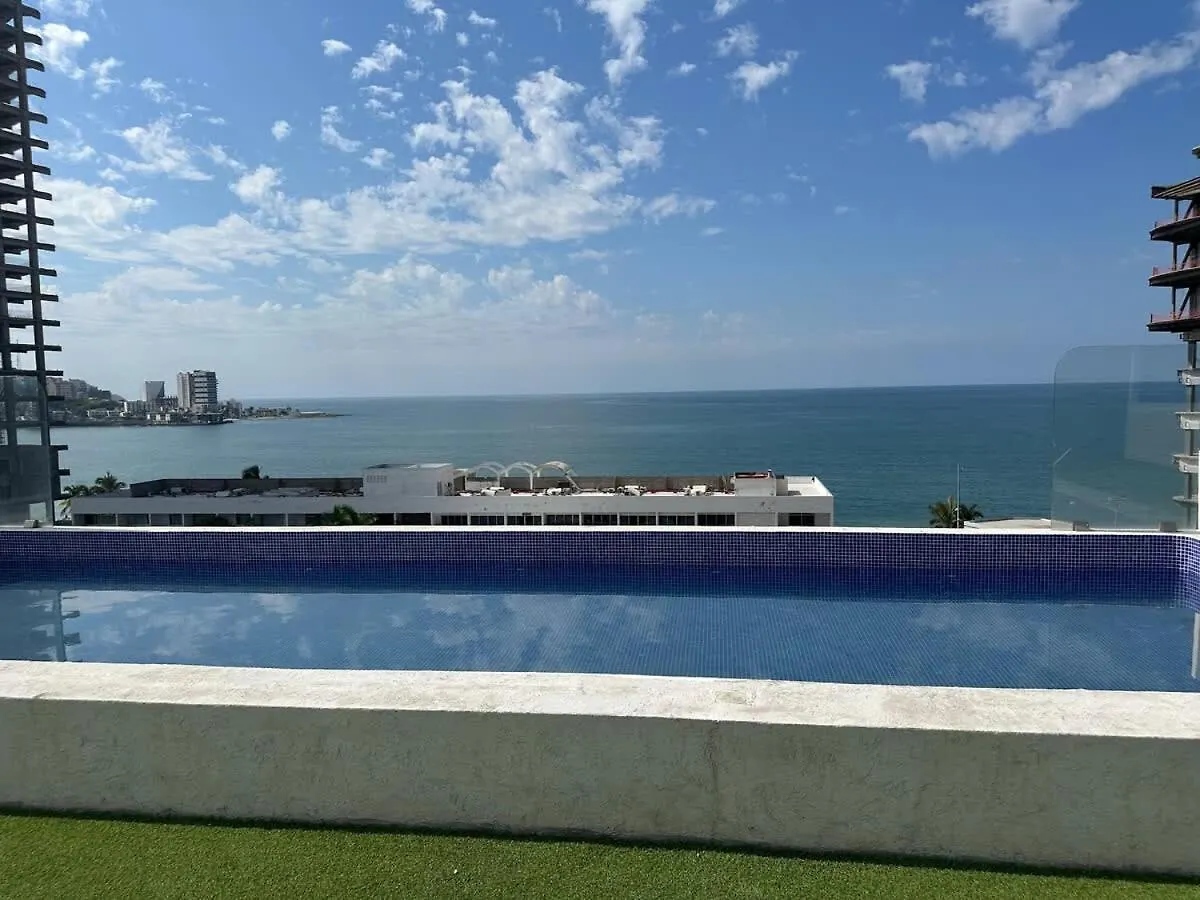 Apartment 1 Block From The Malecon Beach View - Flamingo 601 Mazatlán 0*,  Messico